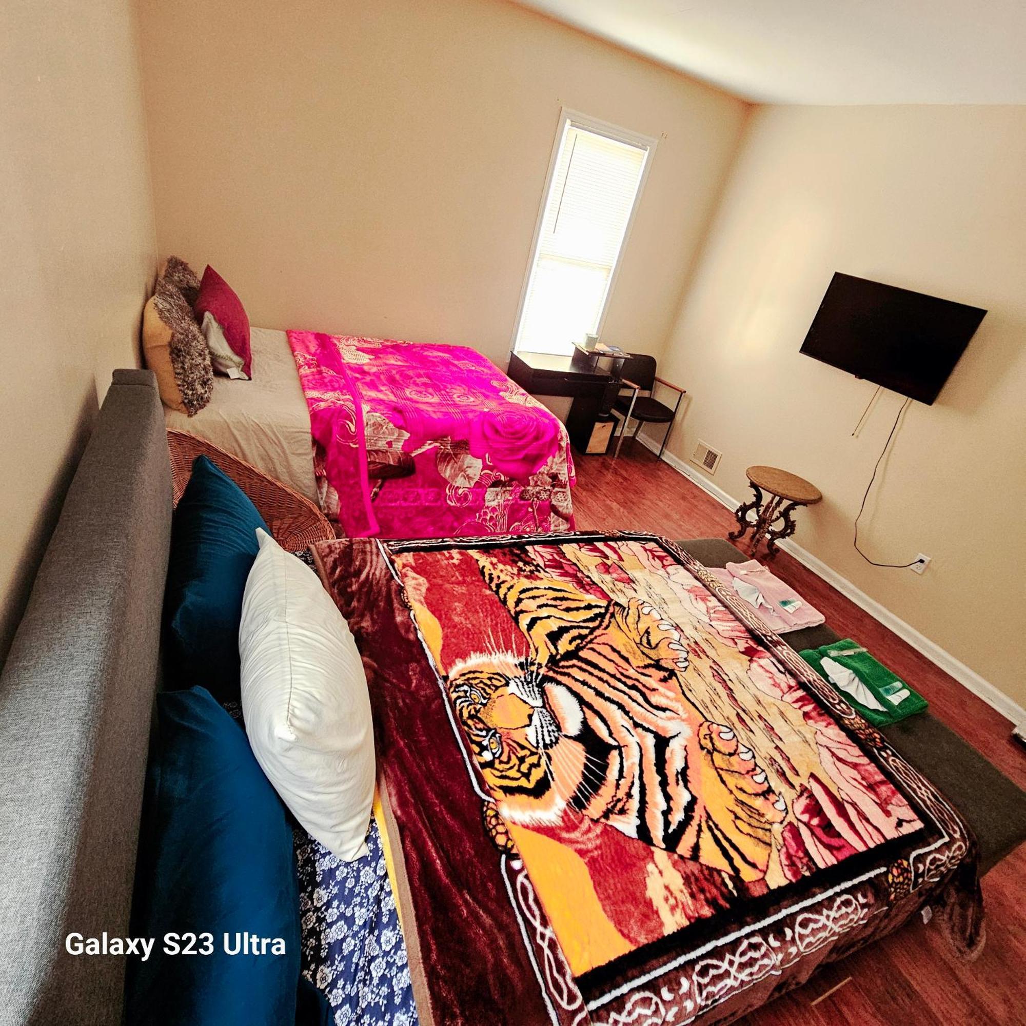 Divine Villa & Resorts Guest House - 283 Lehigh Ave Нюарк Екстериор снимка